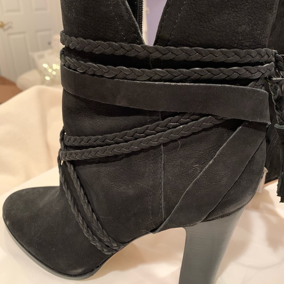 Vince Camuto Cyndia boots - Picture 2 of 9